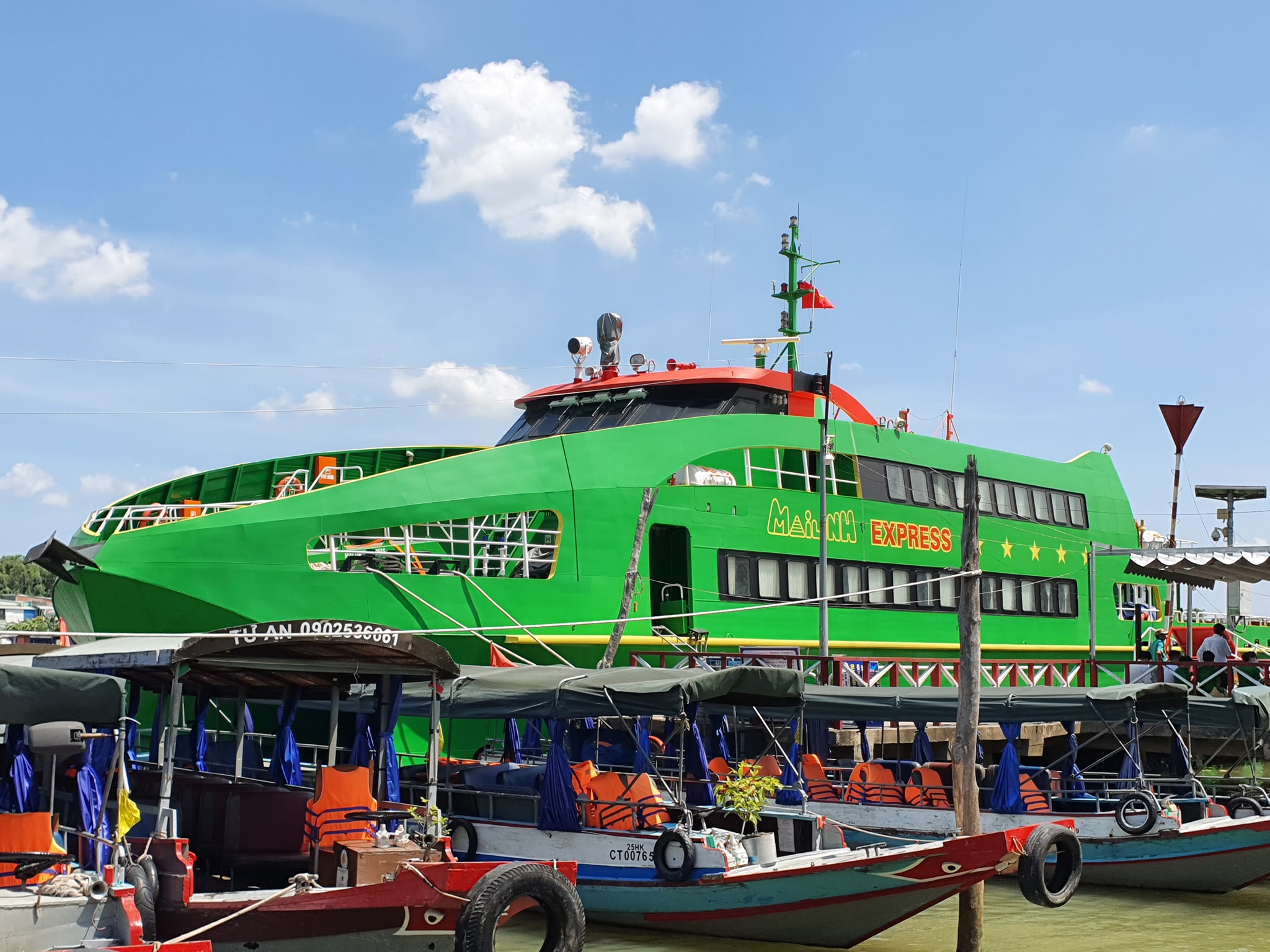 Book Mai Linh Express fast ferry ticket on Can Tho - Con Dao Island route